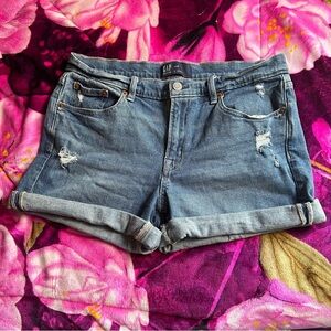 GAP Shorts Distressed Look size 10/30